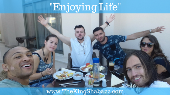 000 - KS - Enjoying Life